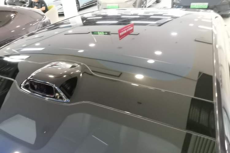 Used Avatr 06 2025 Ultra Pure Electric Edition Roof