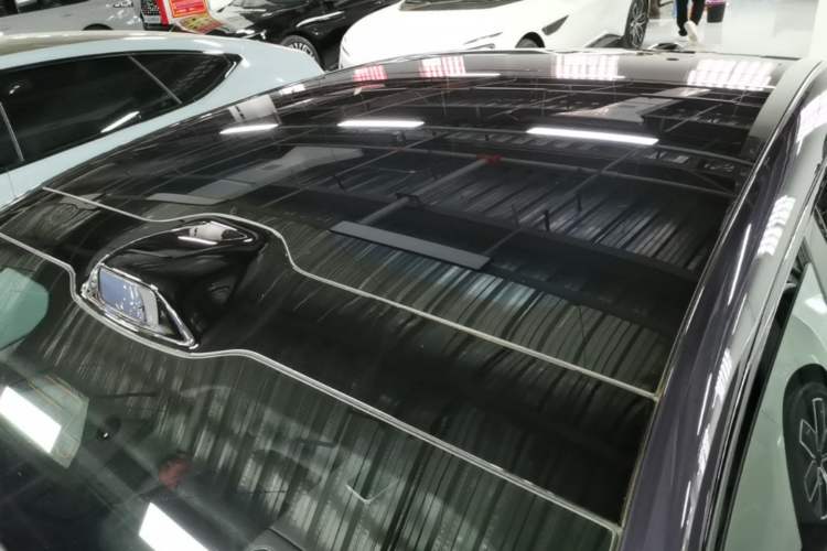 Used Avatr 06 2025 Ultra Pure Electric Edition Roof