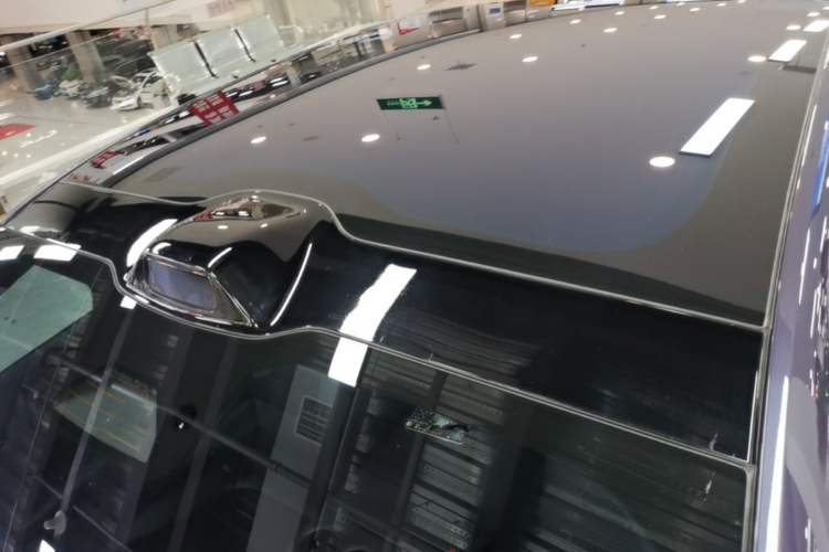 Used Avatr 06 2025 Ultra Pure Electric Edition Roof