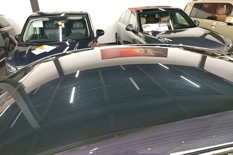 Used Avatr 06 2025 Pro Range-Extended Edition Roof