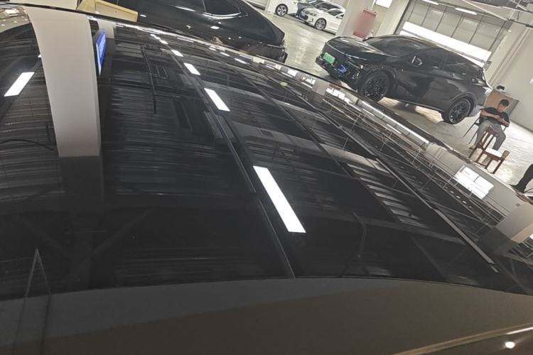 Used Avatr 06 2025 Pro Range-Extended Edition Roof