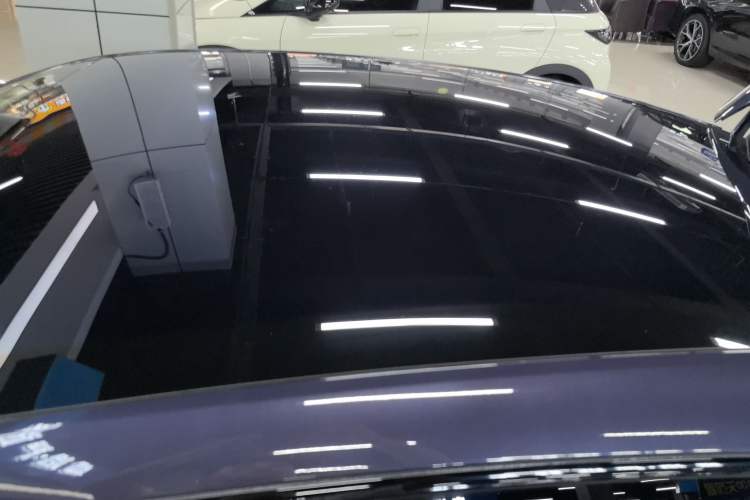 Used Avatr 06 2025 Ultra Pure Electric Edition Roof