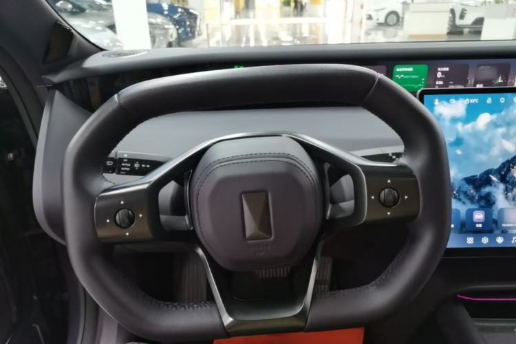 Used Avatr 06 2025 Ultra Pure Electric Edition Steering Wheel