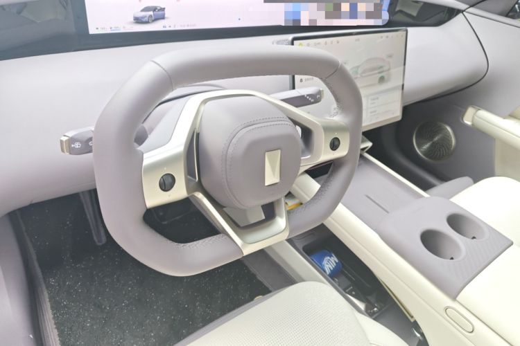 Used Avatr 06 2025 Max Extended-Range Edition Steering Wheel