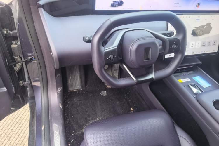 Used Avatr 06 2025 Ultra Pure Electric Edition Steering Wheel