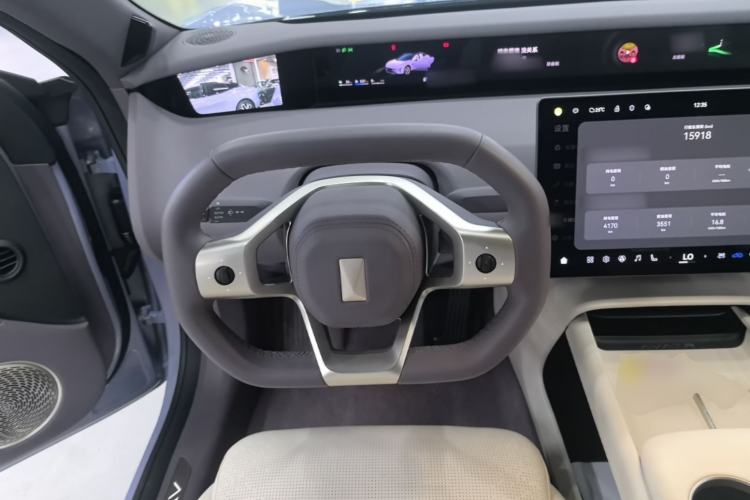 Used Avatr 06 2025 Max Extended-Range Edition Steering Wheel