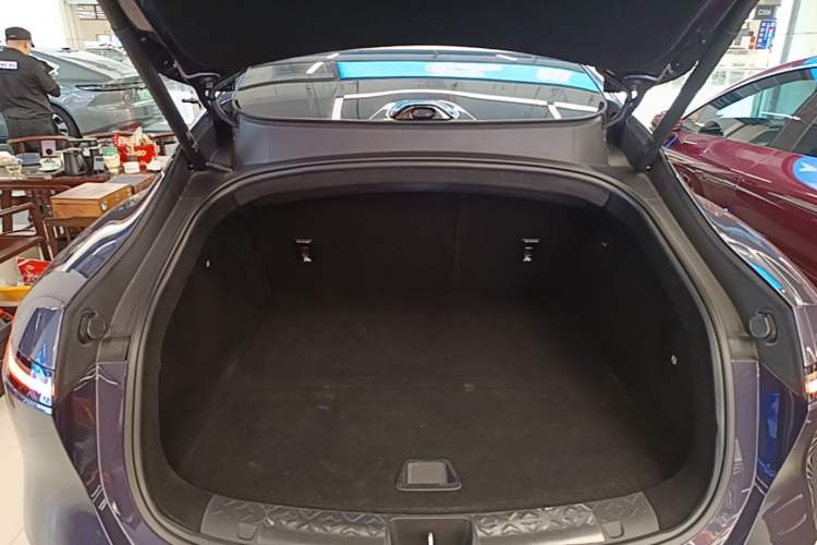 Used Avatr 06 2025 Ultra Pure Electric Edition Trunk