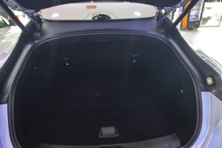 Used Avatr 06 2025 Pro Range-Extended Edition Trunk