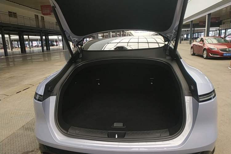 Used Avatr 06 2025 Pro Range-Extended Edition Trunk