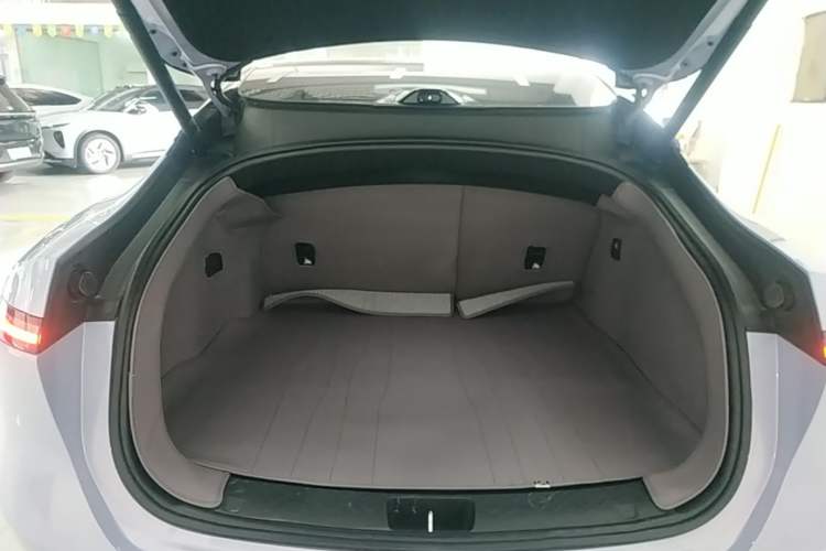 Used Avatr 06 2025 Pro Range-Extended Edition Trunk