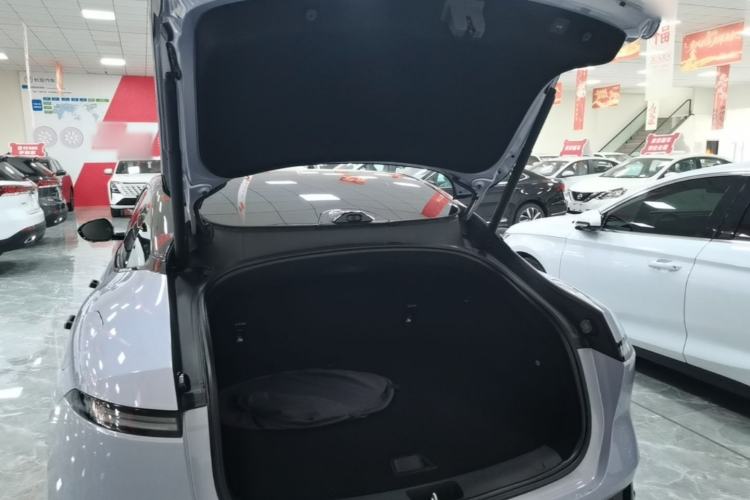 Used Avatr 06 2025 Pro Range-Extended Edition Trunk