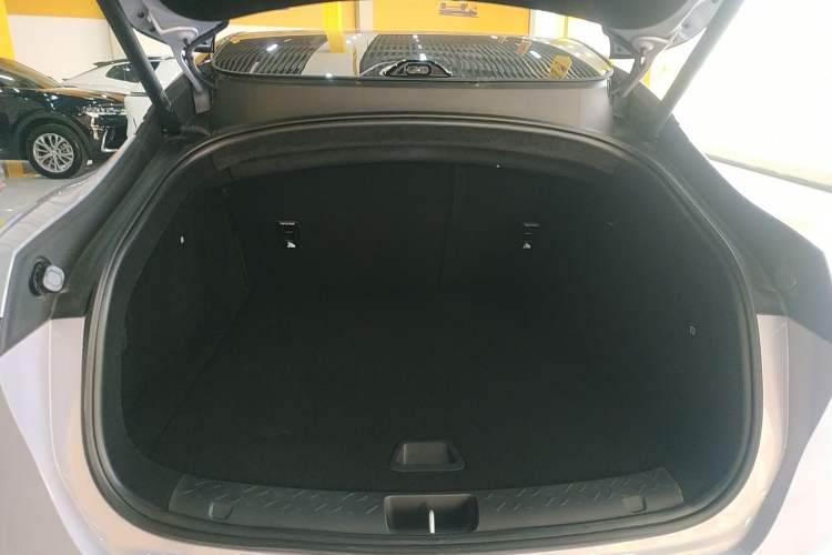 Used Avatr 06 2025 Pro Range-Extended Edition Trunk