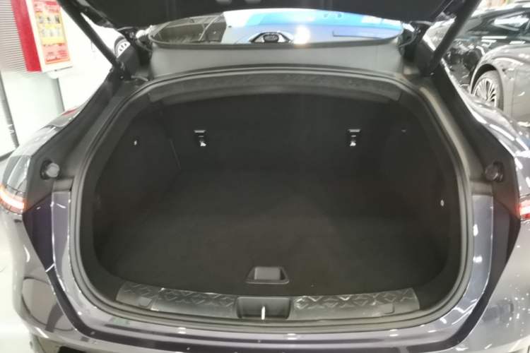 Used Avatr 06 2025 Ultra Pure Electric Edition Trunk