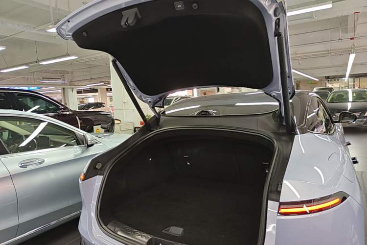 Used Avatr 06 2025 Pro Range-Extended Edition Trunk