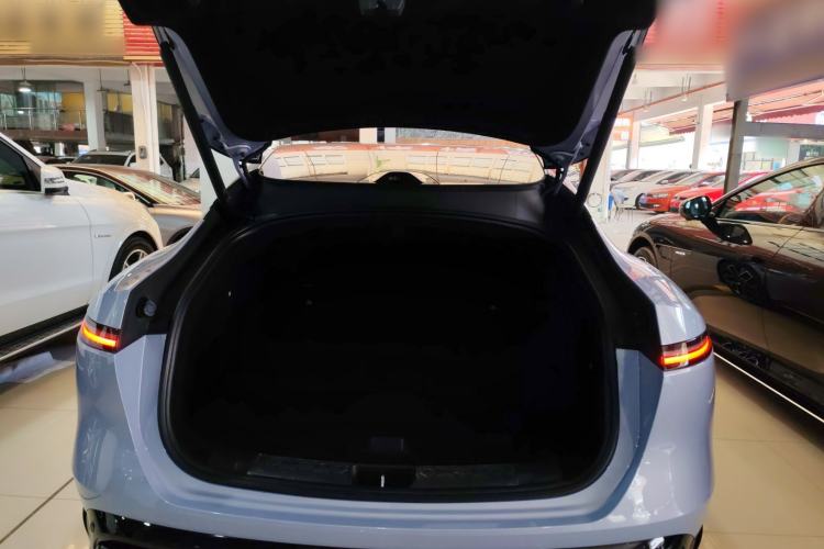 Used Avatr 06 2025 Pro Range-Extended Edition Trunk