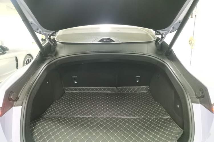 Used Avatr 06 2025 Pro Range-Extended Edition Trunk