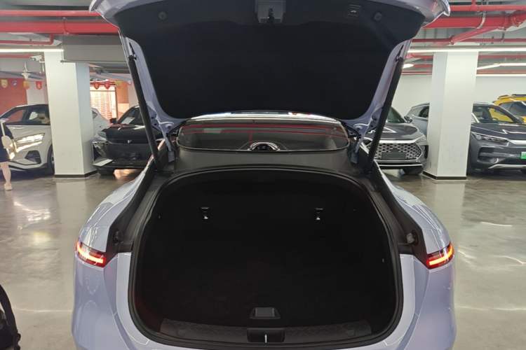 Used Avatr 06 2025 Pro Range-Extended Edition Trunk
