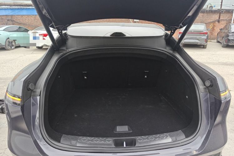 Used Avatr 06 2025 Pro Range-Extended Edition Trunk
