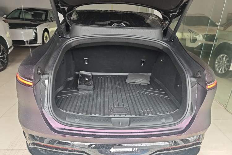 Used Avatr 06 2025 Max Extended-Range Edition Trunk