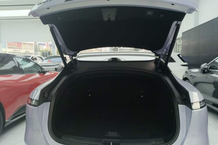 Used Avatr 06 2025 Max Extended-Range Edition Trunk