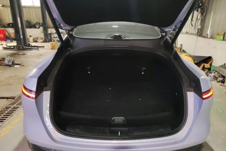 Used Avatr 06 2025 Pro Range-Extended Edition Trunk