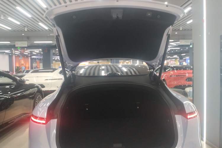Used Avatr 06 2025 Pro Range-Extended Edition Trunk