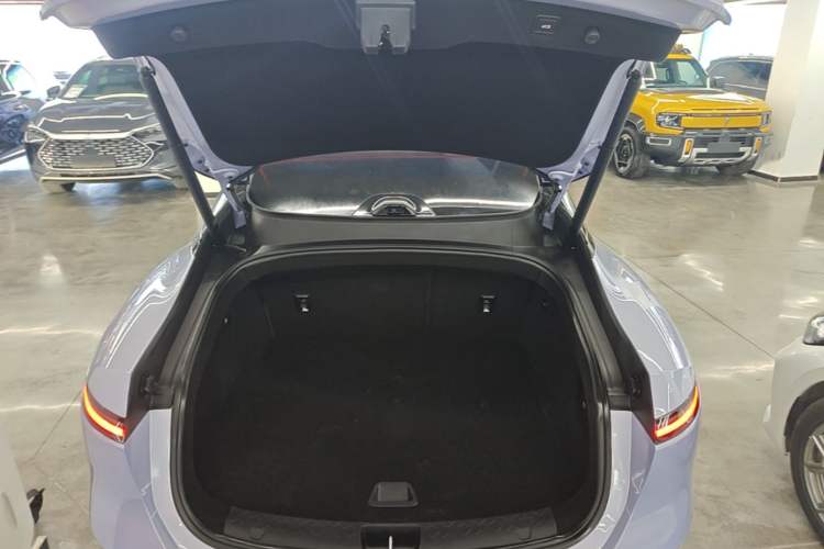 Used Avatr 06 2025 Pro Range-Extended Edition Trunk
