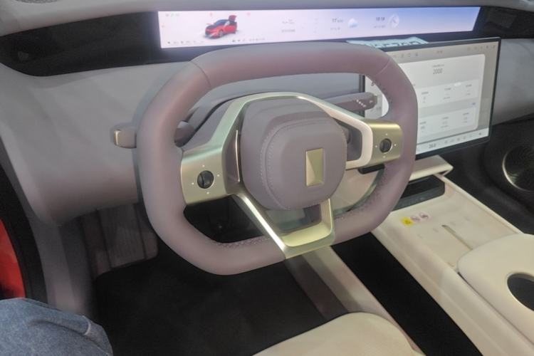 Used Avatr 06 2025 Max Extended-Range Edition Center Console