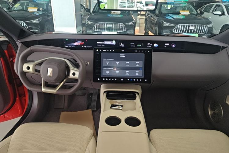 Used Avatr 06 2025 Pro Range-Extended Edition Center Console