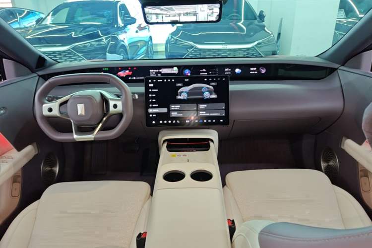 Used Avatr 06 2025 Pro Range-Extended Edition Center Console