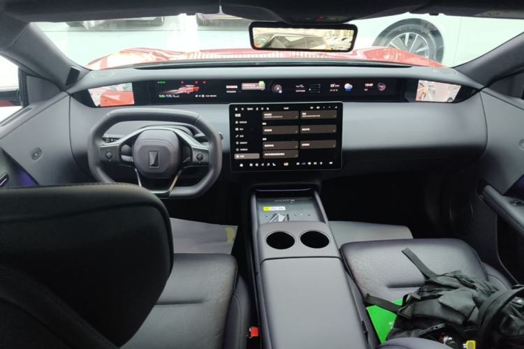 Used Avatr 06  Center Console