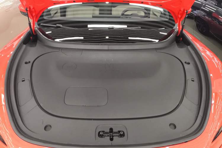 Used Avatr 06 2025 Pro Range-Extended Edition Engine Bay