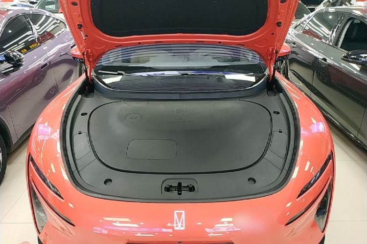Used Avatr 06 2025 Pro Range-Extended Edition Engine Bay