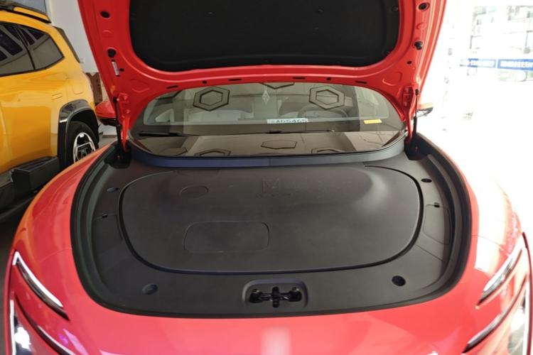 Used Avatr 06 2025 Pro Range-Extended Edition Engine Bay