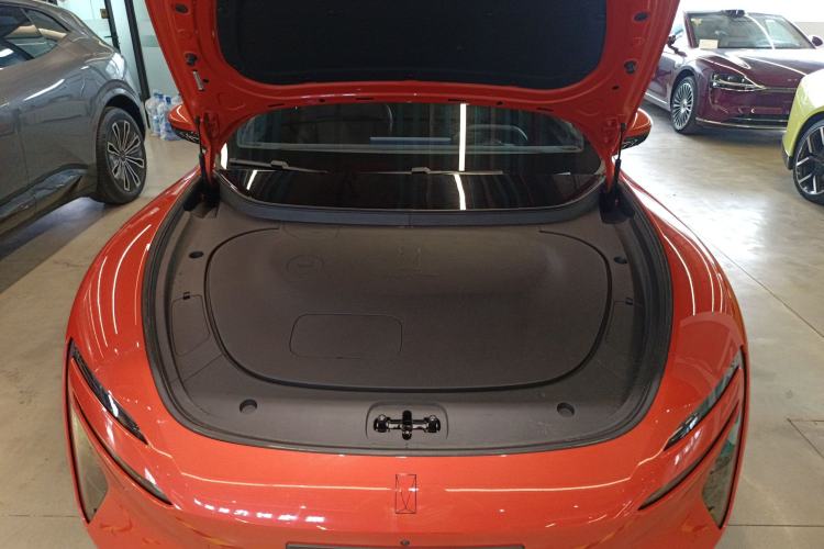 Used Avatr 06 2025 Max Extended-Range Edition Engine Bay