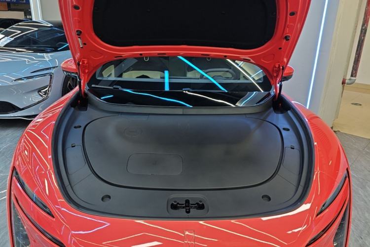 Used Avatr 06 2025 Pro Range-Extended Edition Engine Bay