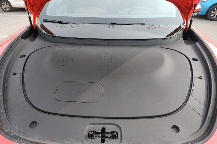 Used Avatr 06 2025 Pro Range-Extended Edition Engine Bay