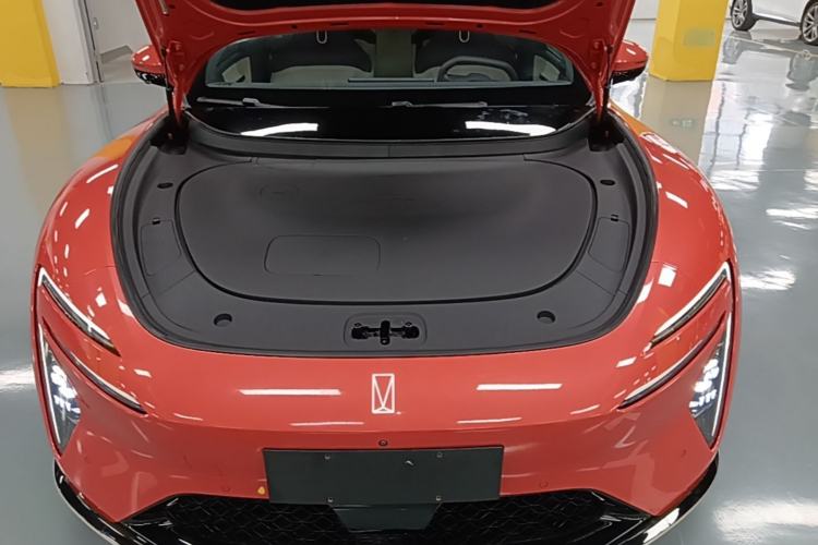 Used Avatr 06 2025 Pro Range-Extended Edition Engine Bay