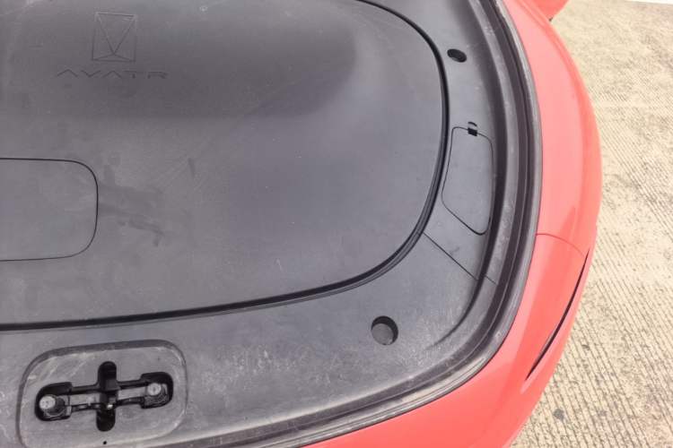 Used Avatr 06 2025 Pro Range-Extended Edition Engine Bay Left