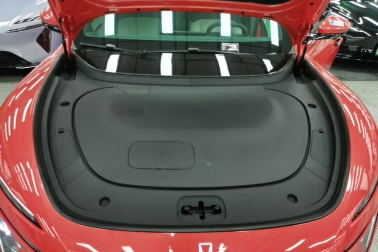 Used Avatr 06 2025 Pro Range-Extended Edition Engine Bay
