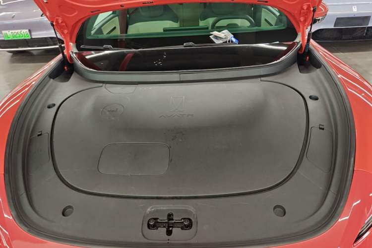 Used Avatr 06 2025 Pro Range-Extended Edition Engine Bay