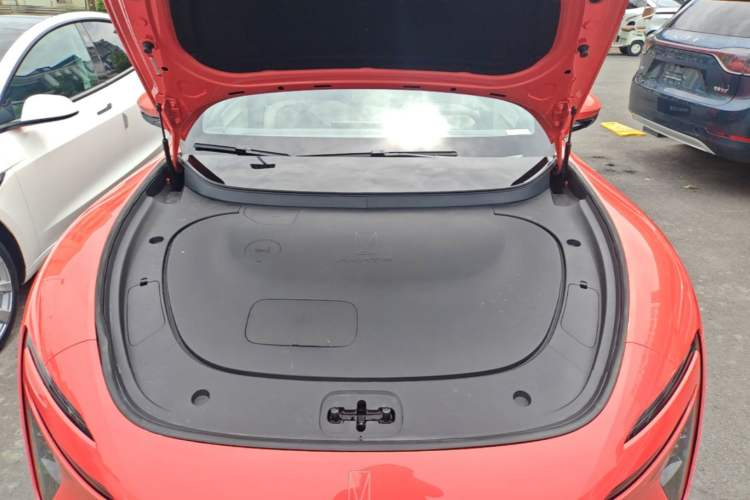 Used Avatr 06 2025 Pro Range-Extended Edition Engine Bay