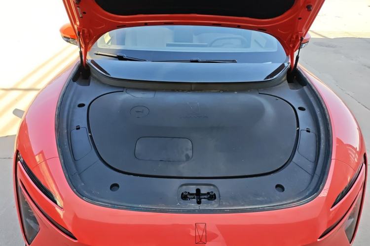 Used Avatr 06 2025 Pro Range-Extended Edition Engine Bay