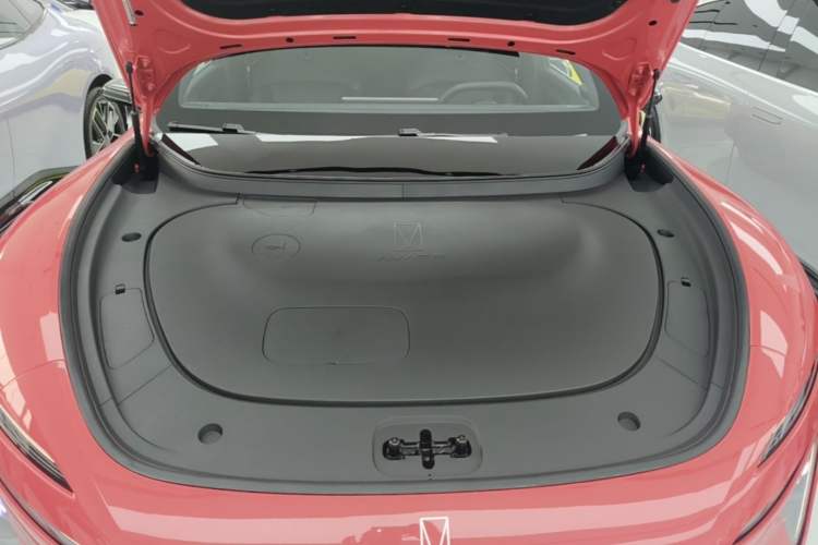 Used Avatr 06  Engine Bay