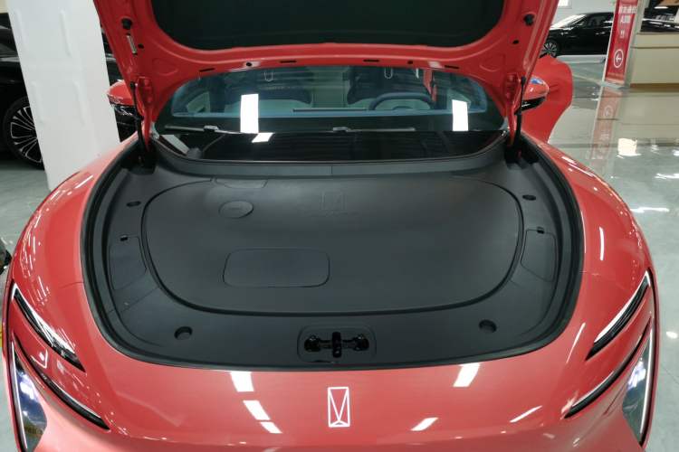 Used Avatr 06 2025 Pro Range-Extended Edition Engine Bay