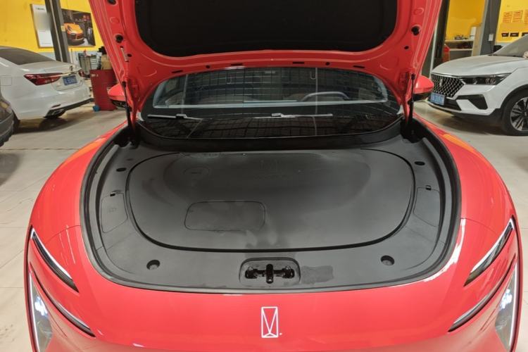 Used Avatr 06 2025 Pro Range-Extended Edition Engine Bay