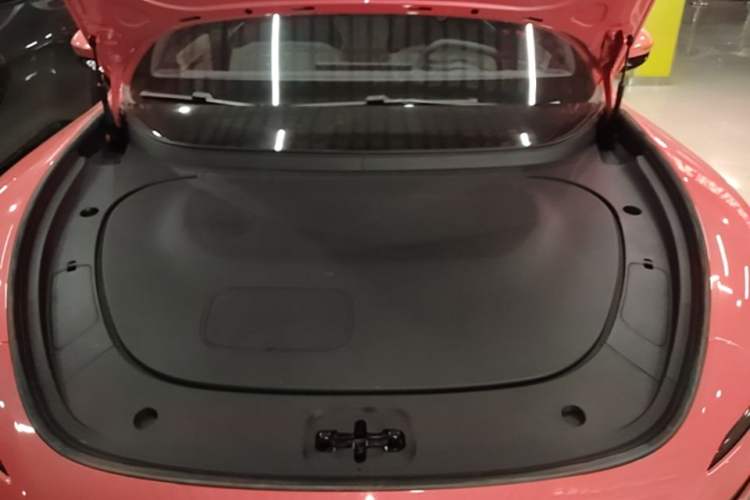 Used Avatr 06 2025 Pro Range-Extended Edition Engine Bay