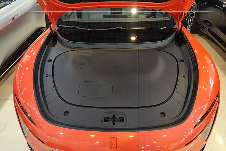 Used Avatr 06 2025 Pro Range-Extended Edition Engine Bay