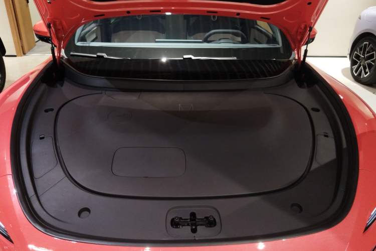 Used Avatr 06 2025 Pro Range-Extended Edition Engine Bay
