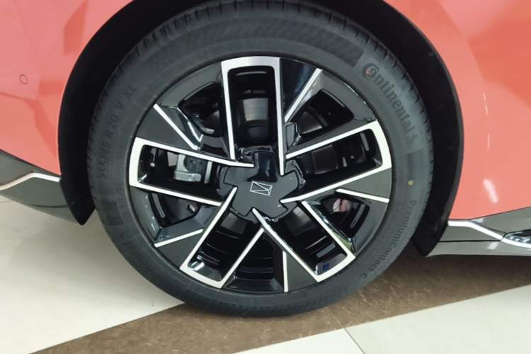 Used Avatr 06 2025 Pro Range-Extended Edition Exterior 1